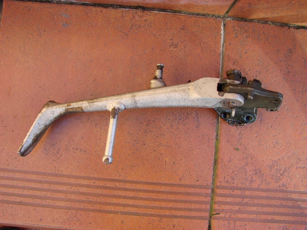 SUZUKI GSR 600 06-10 SUPPORT LATERAL Product image