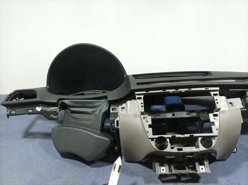 RENAULT MEGANE III PERNE CABINA PULSA DE BORD CENTURI EU Product image