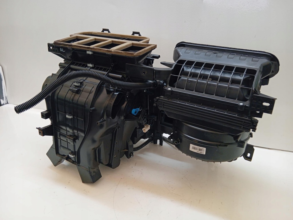 INCALZITOR DE APA PENTRU CARCASA AER CONDITIONAT HYUNDAI I30 III LIFT Product image