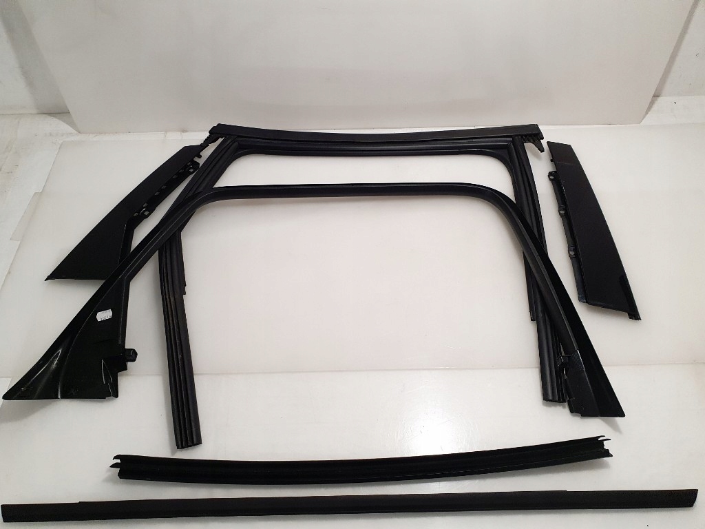 AUDI A4 B9 GARNITURA BANDA USA DREAPTA SPATE 8W0839902 8W9839904A COMBI Product image
