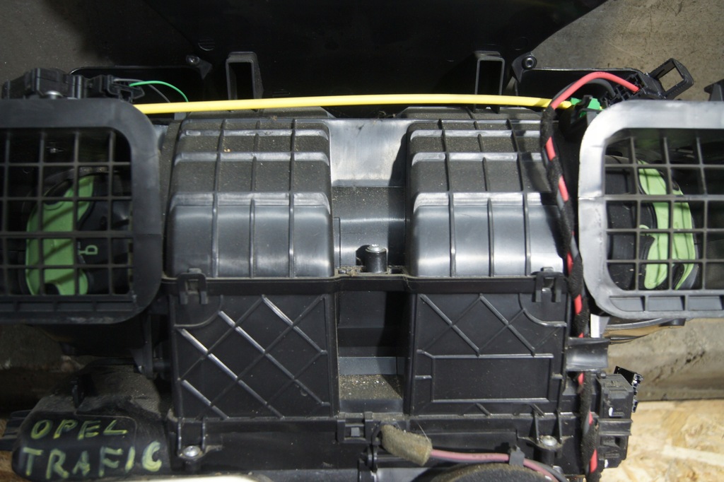 INCALZITOR TRAFIC VIVARO III EU 272700324R Product image