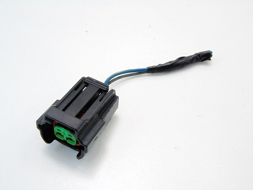 PLUG CUBE 1.2 6V 12V 1.4 1.6 FABIA I POLO N9 FOX LUPO AROSA GOLF LEON Product image