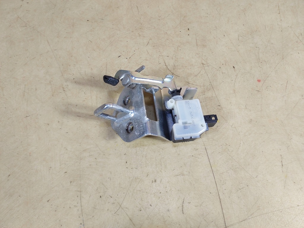 OCTAVIA II BLOCARE CAPAC portbagaj 1Z9827511C Product image