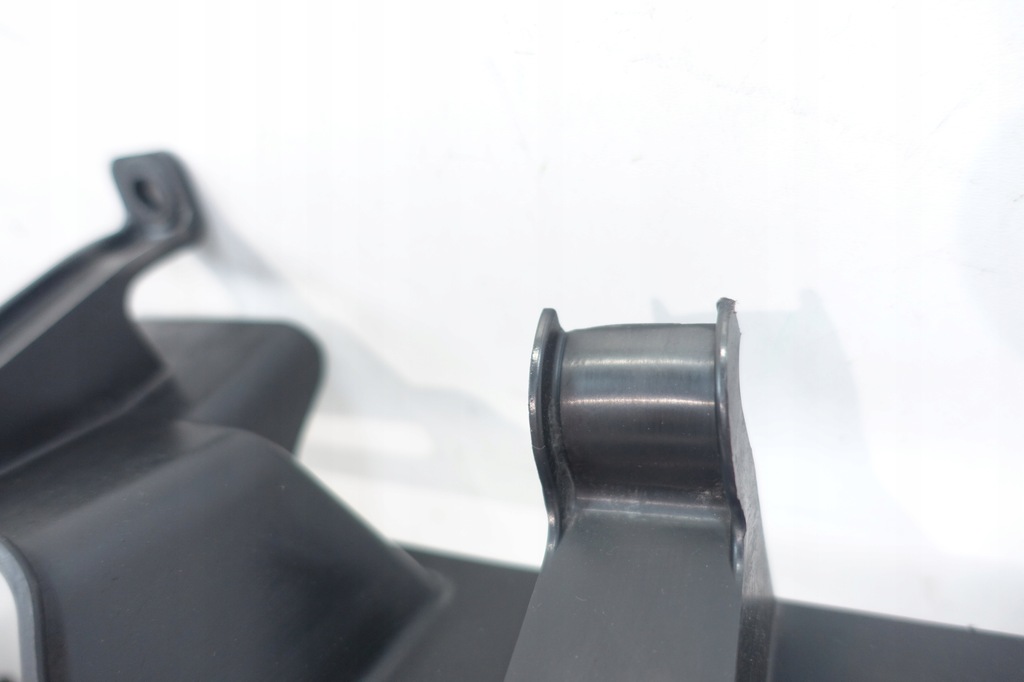 Suzuki Swift Mk8 Hybryda lift 2020- Volanul de aer față Product image