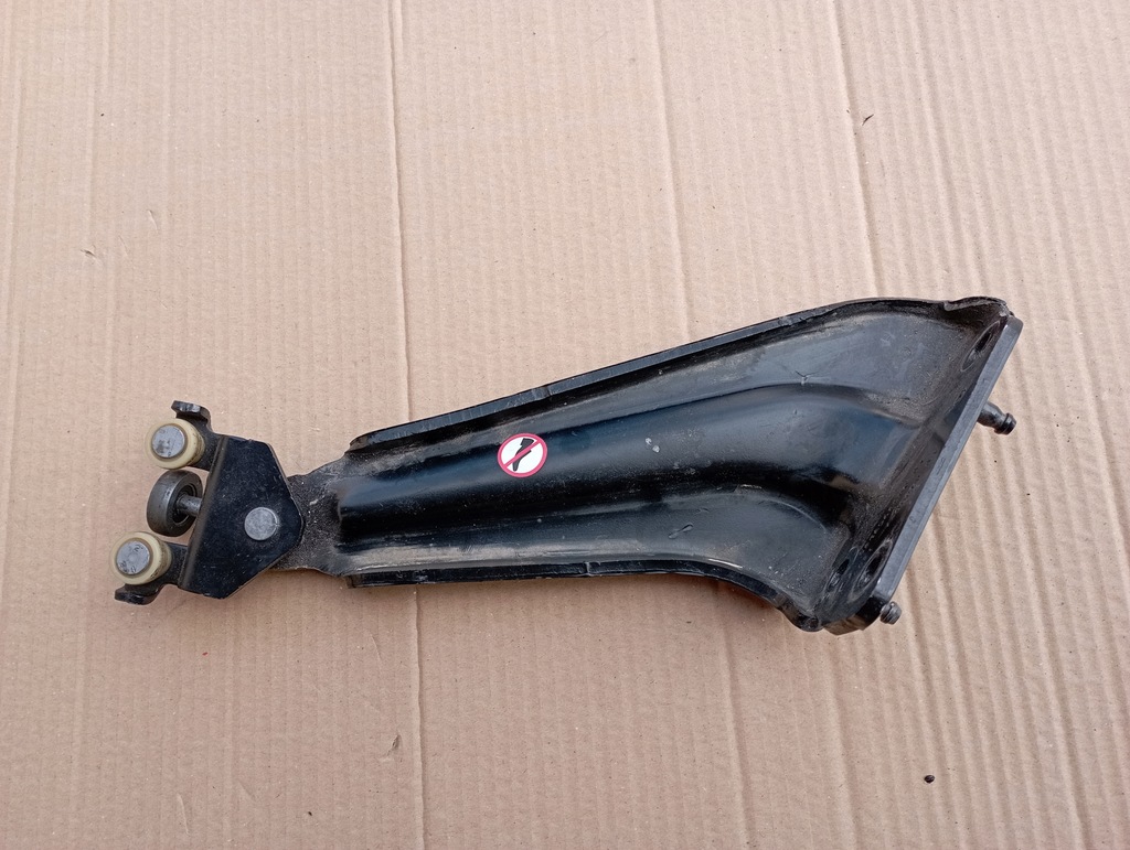 TOYOTA PROACE RIFTER CĂRUCIOR CU ROLE STÂNGA UȘĂ Product image