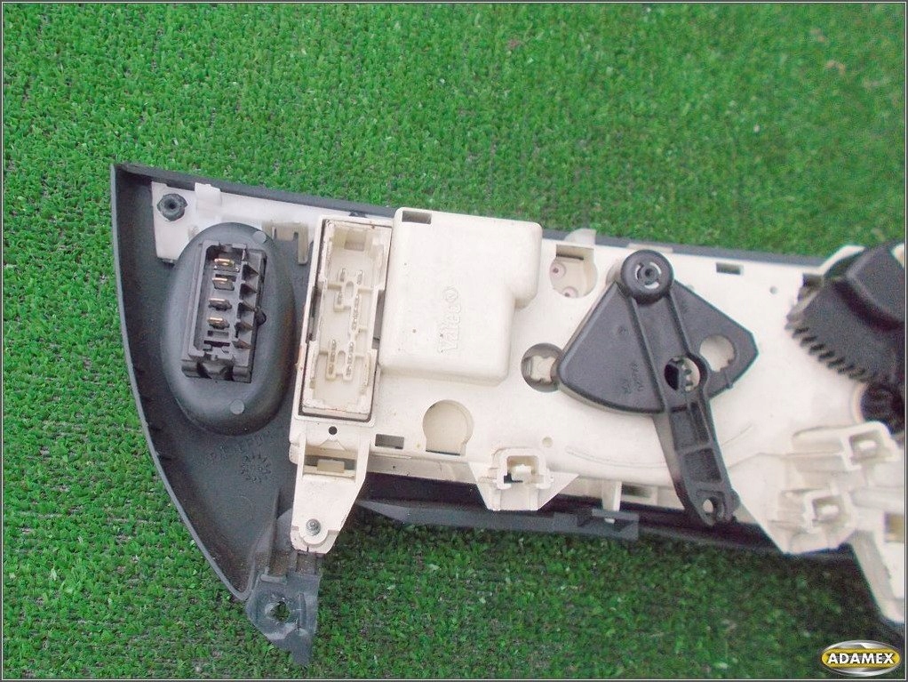 RENAULT MEGANE I 97 - PANOU AER + COMUTATOR Product image