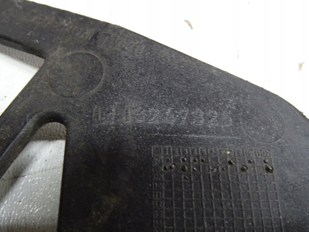 OPEL ZAFIRA B ŚLIZG MOCOWANIE UCHWYT ZDERZAKA PRZÓD Product image