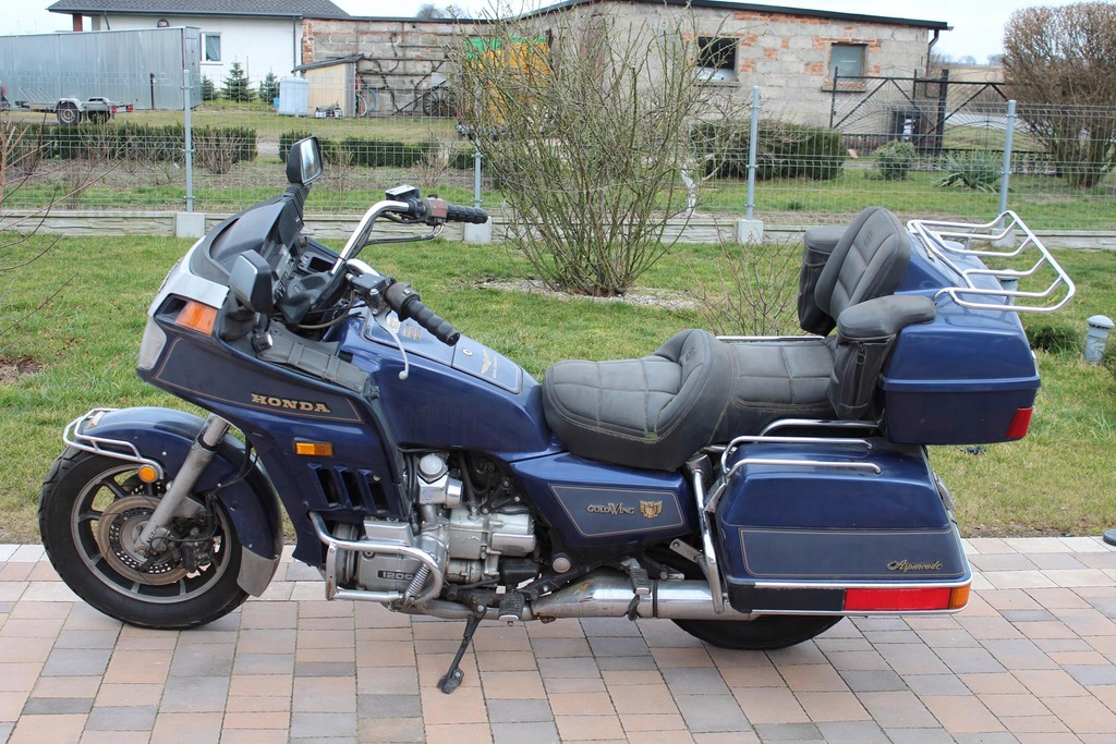 HONDA GL1200 GOLD WING SUPORT PLACA LUMINA Product image