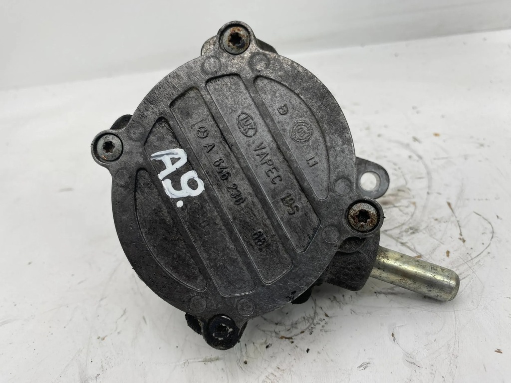 POMPA VACU VACUUM MERCEDES W203 2.2 CDI OM 646 A6462300165 Product image