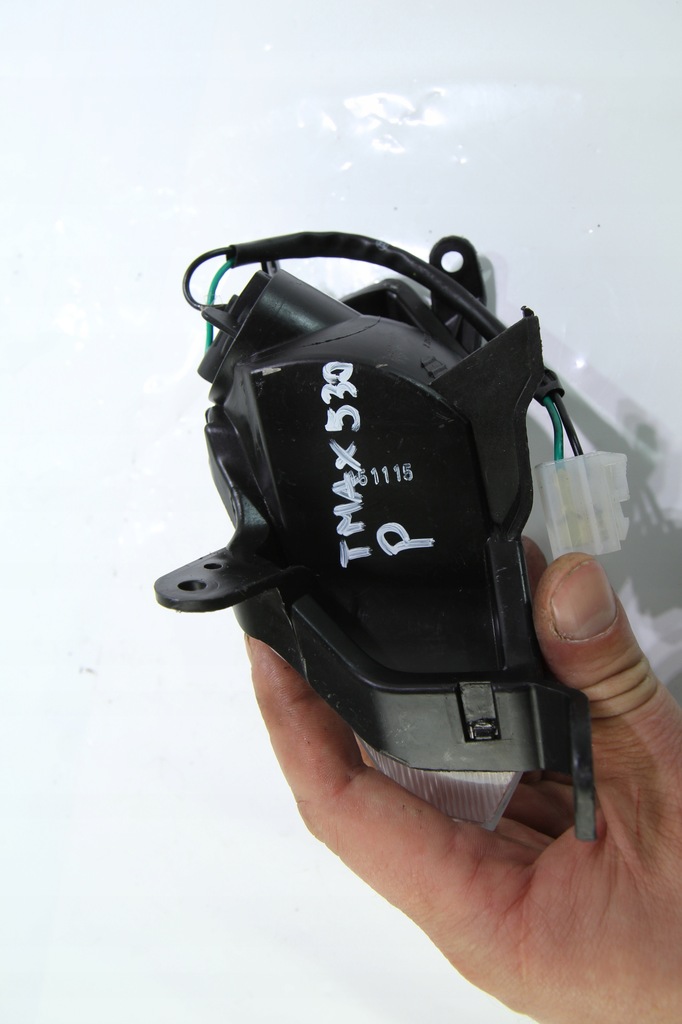 YAMAHA T-MAX 530 12-15 SEMNAZUL DREAPTA Product image