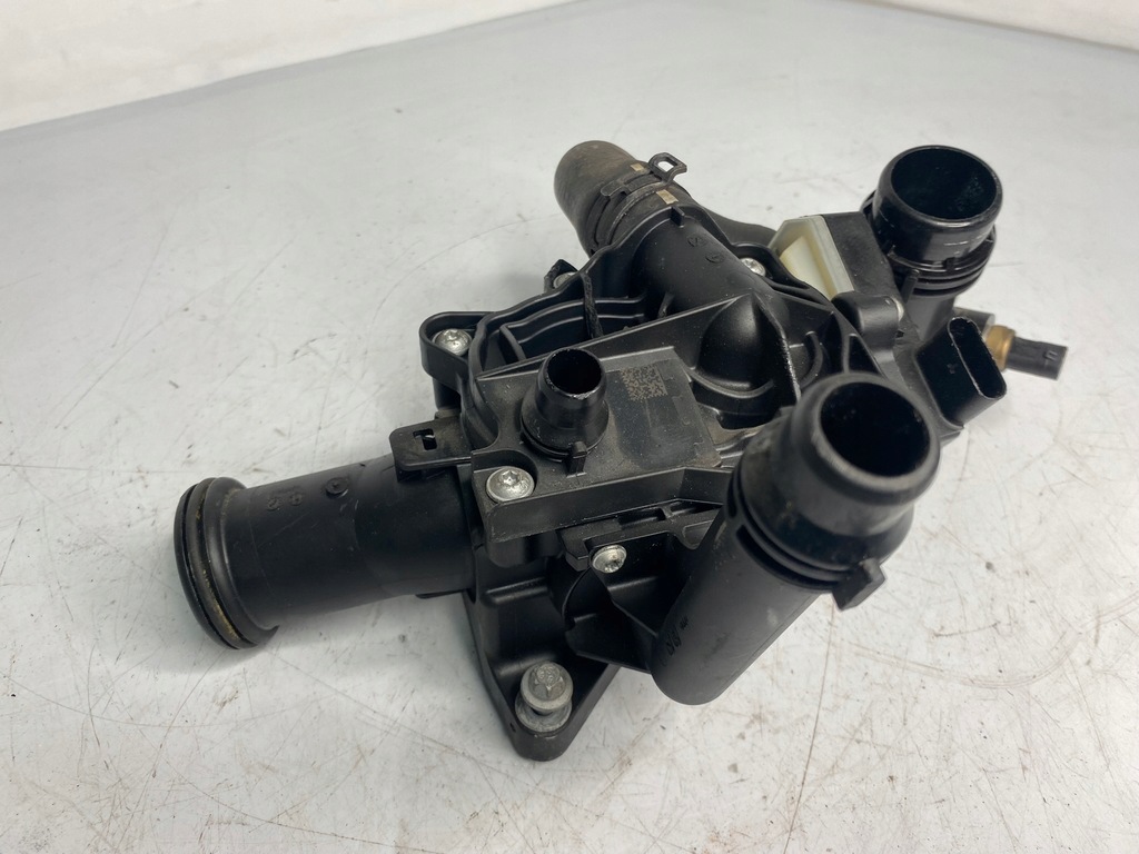 Carcasa termostat BMW F36 G01 G30 7642854 Original Product image