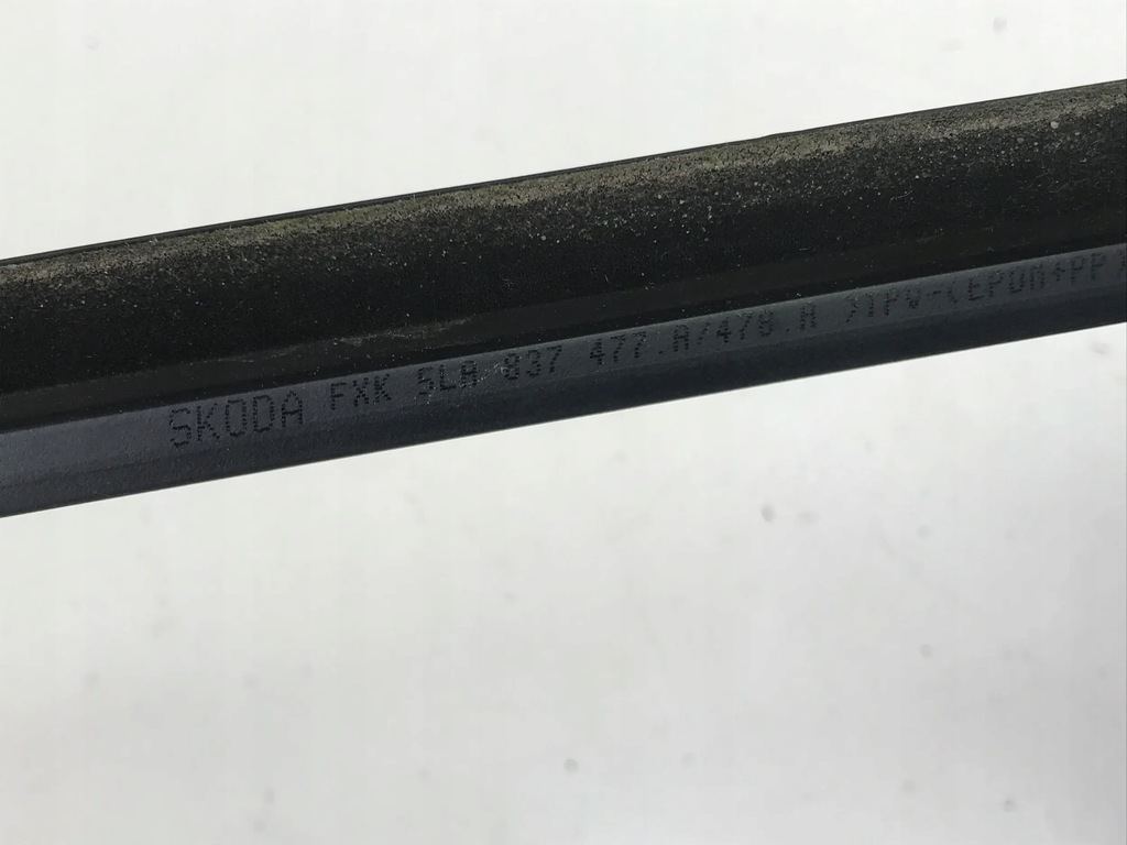 SKODA ENYAQ iV 2020 GARNITURA LAMA GEAMUL UȘIILOR FAȚĂ DREAPTA Product image