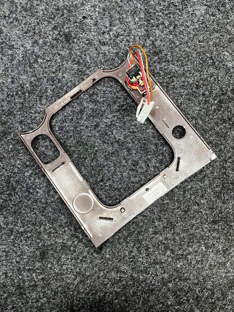 VW Touareg și 7L 7L6863916 priză Product image