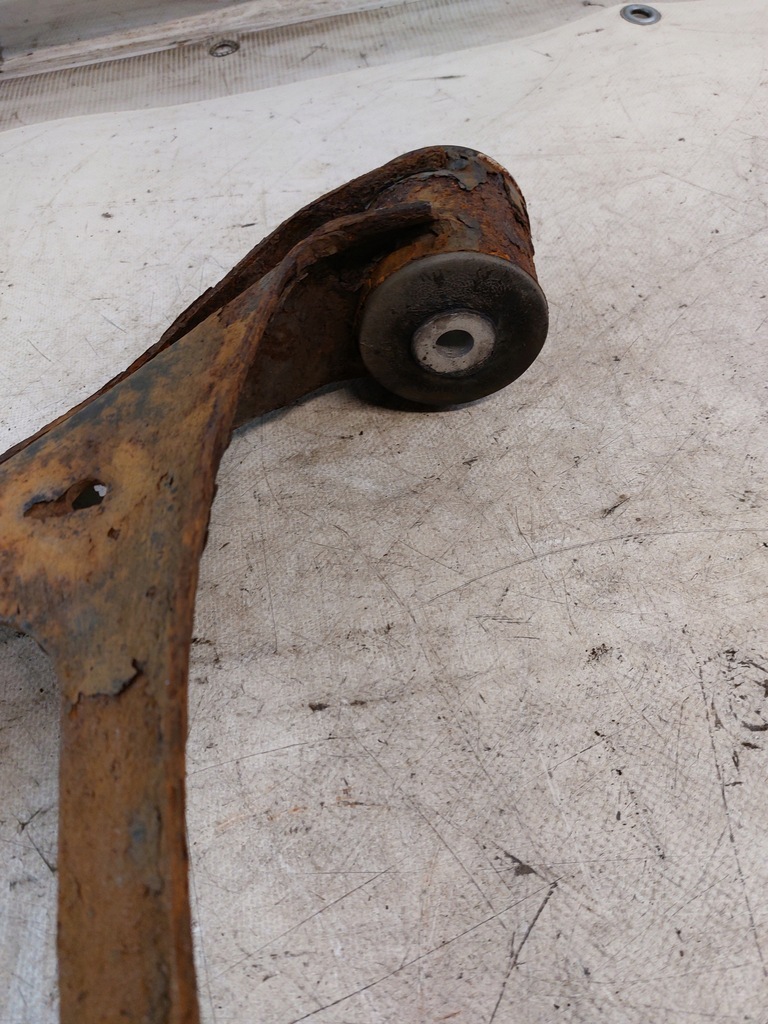 BRAT DE COMANDARE STANGA SPATE PORSCHE CAYENNE I Product image