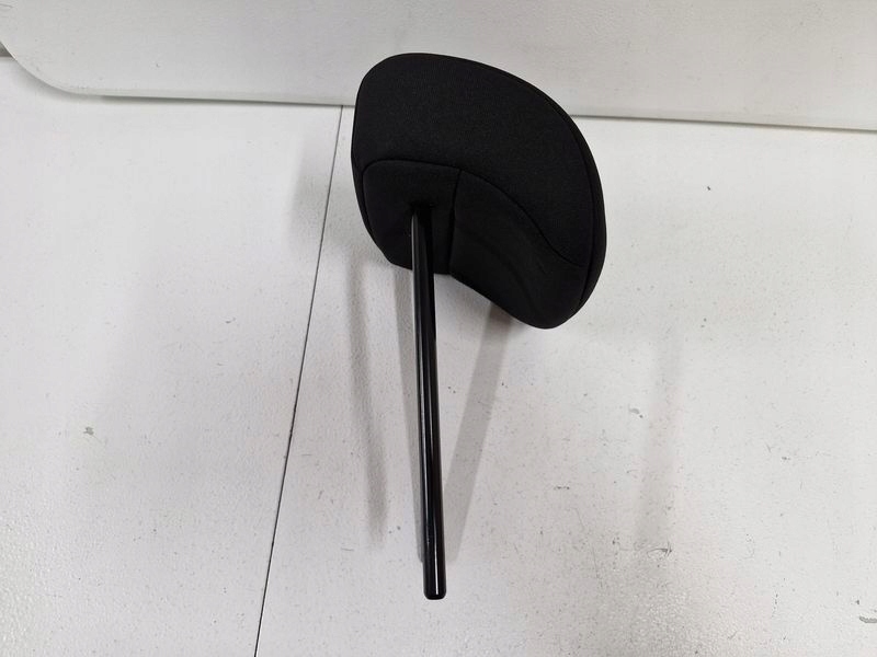 Renault Captur și 1 tetiera din spate din mijloc Product image