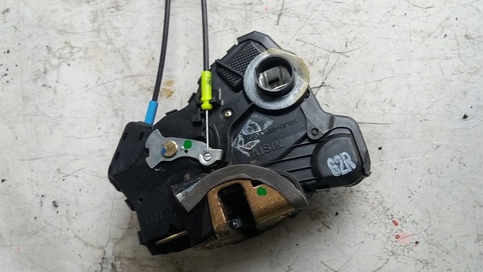 TOYOTA AVENSIS II T25 BLOCARE USI FATA DREAPTA 2 PIN Product image