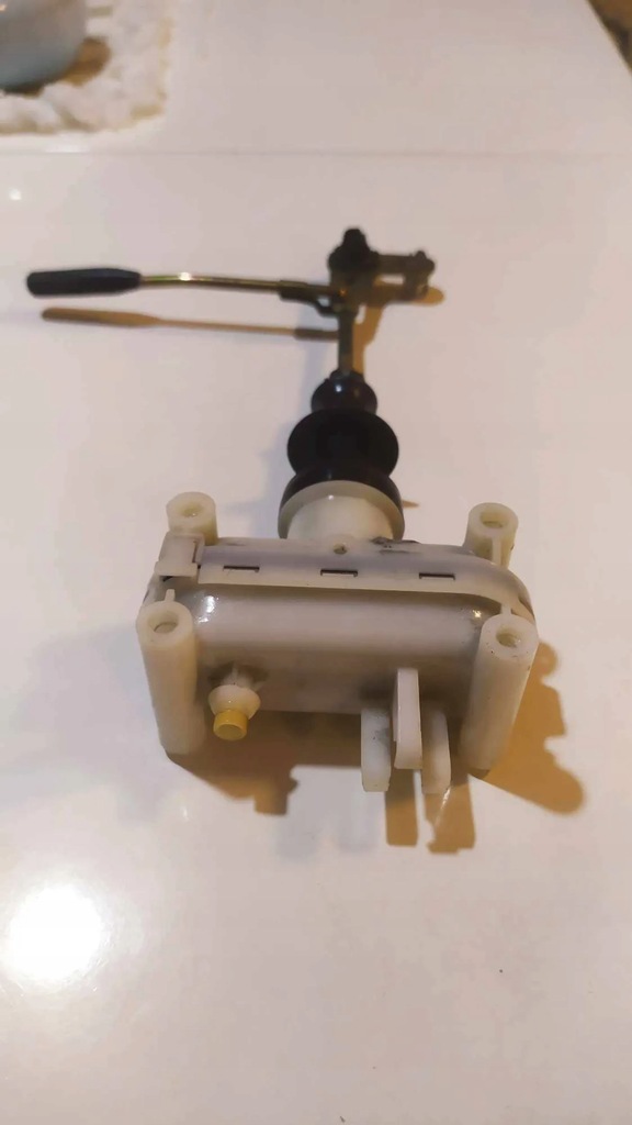 Servomotor de inchidere centralizata Mercedes-Benz W124 Hella Product image