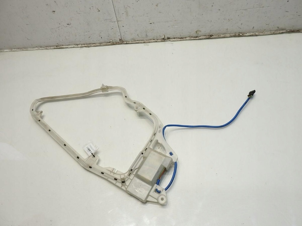 ANTENĂ FĂRĂ CHEIE UȘĂ DREAPTA 5 PIN MERCEDES W220 A2208200475 Product image