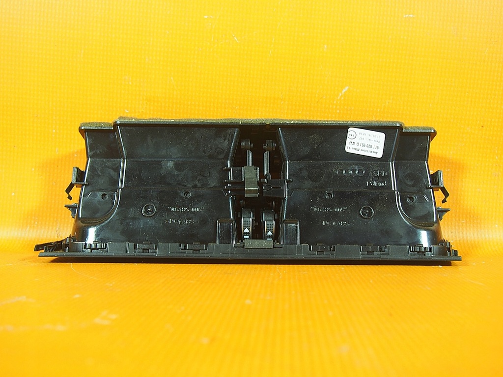 Orificii de aerisire consola Audi A5 8T COMP. 8t1820901g Product image