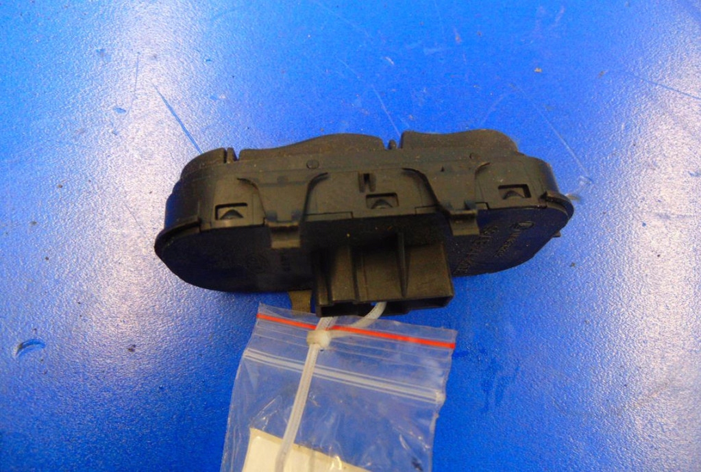 Ford Focus MK1 1.6 16V Comutator de sticlă LK03162252 Product image