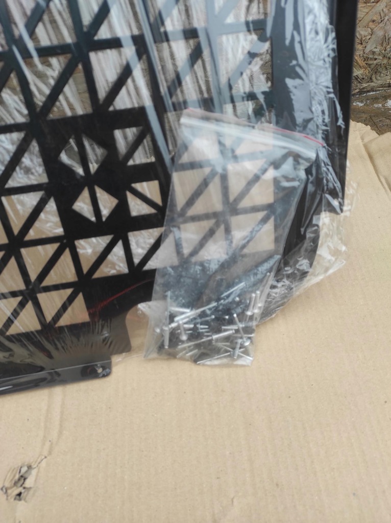 GRILĂ GEAM UȘĂ SPATE FORD TRANSIT MK8 Product image