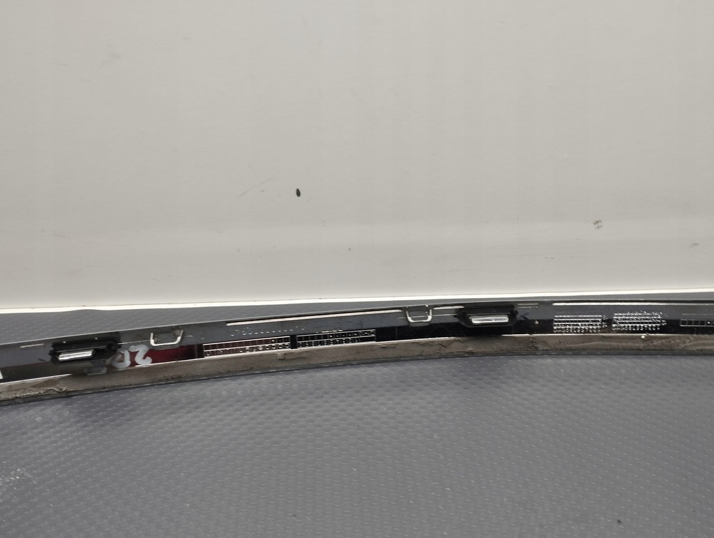 MERCEDES W205 BANDA CAPAC CROMAT A2057430082 Product image