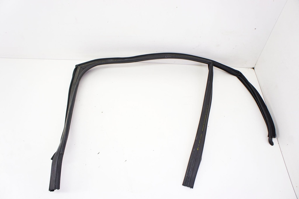 NR156 Skoda Fabia IV 21- Garnitura luneta dreapta spate Product image