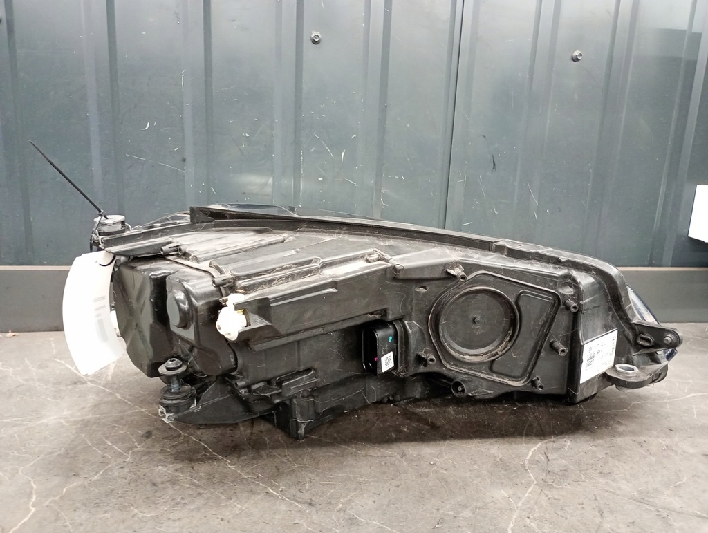 5G1941035L FAVIUL LEGAT VW Golf VII 17- Hella Product image