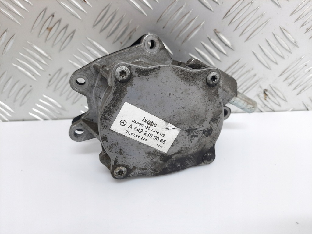MERCEDES E W212 W207 POMPA VACUUM 3.0 CDI A6422300065 Product image
