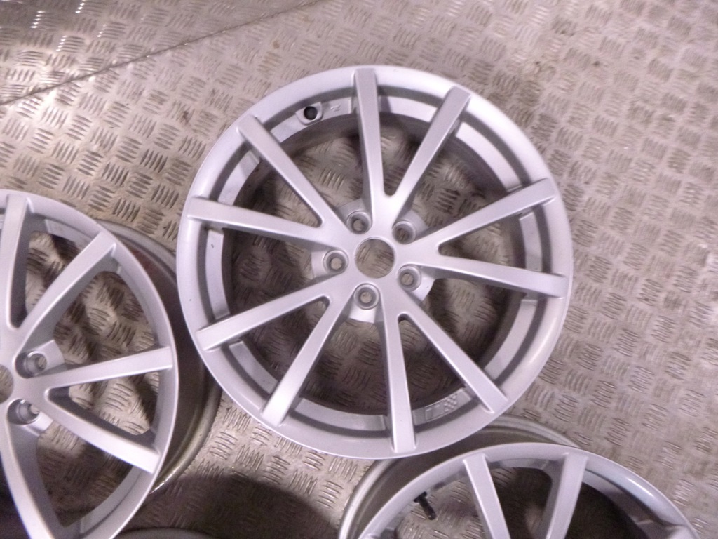 ALFA ROMEO 147 TI TURISMO INTERNAZIONALE JANTES TOORA 7X17 ET40.5 5X98 Product image