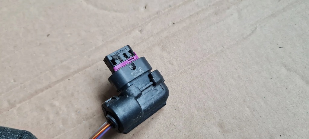 CONECTOR PRISE A5 8W 4F0973704 A4 B9 8W Q5 VW AUDI Product image