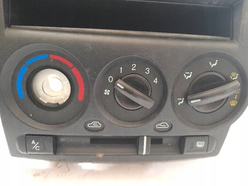 PANOU CAPAC CENTRAL 84740-10050 HYUNDAI GETZ Product image