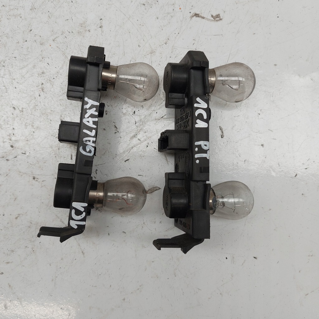 FORD GALAXY MK1 INSERȚIE LAMPĂ STÂNGA/DREAPTA SPATE ÎN CAPOTA 7M3945257A HELLA Product image