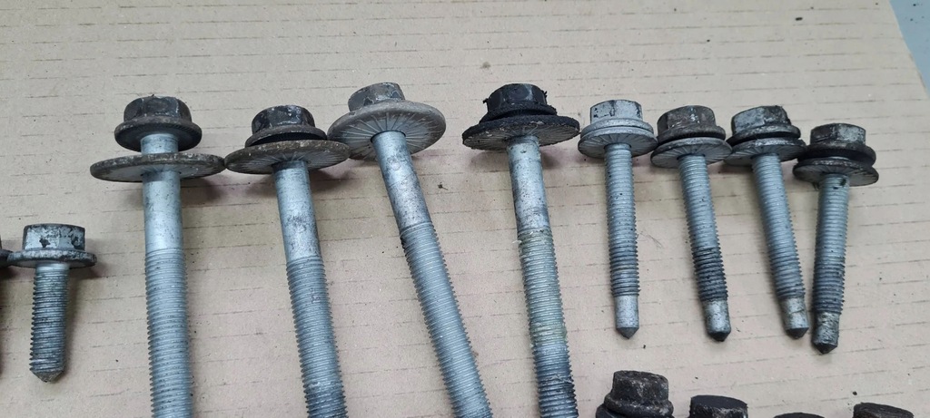 A6 C6 ȘURBUL SUSPENZIEI DE RIDICARE BRANCĂ DE LEAGĂN FAȚĂ Product image