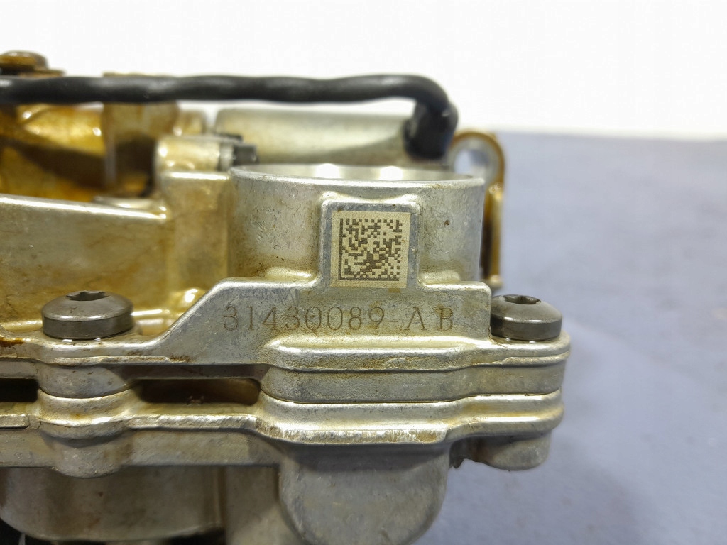 VOLVO XC90 II 2.0 T8 B4204T27 320 CP POMPA ULEI 31430089 Product image