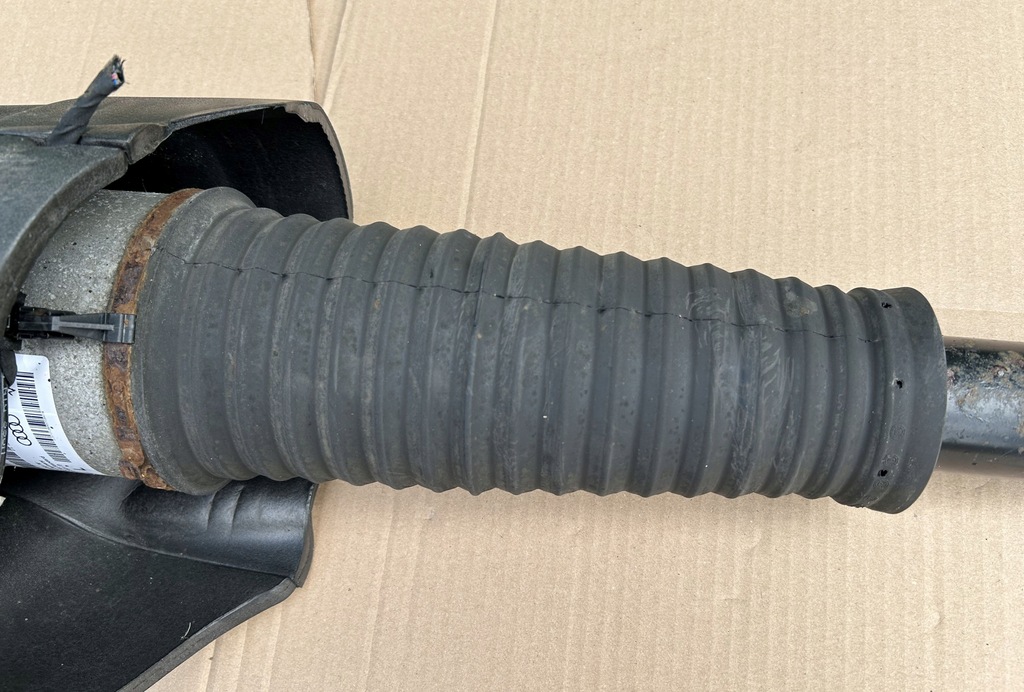 Absimte de șoc pneumatic spate AUDI A8 D4 3.0 TDI 4H0616001M Product image