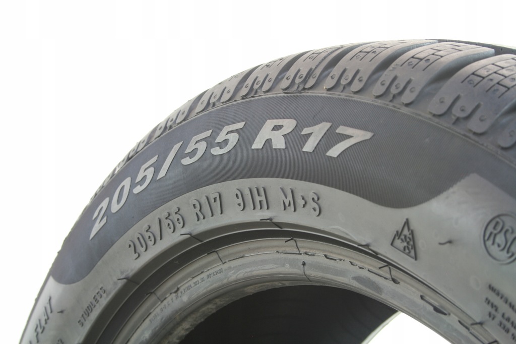 2 Używane Opony Zimowe 205/55R17 Pirelli Sottozero Winter 210 RSC RUN FLAT Product image