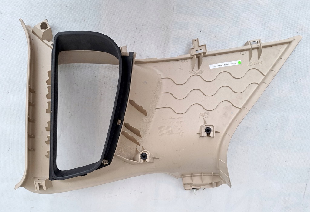 CAPAC STÂLPI DREAPTA SPATE VW TIGUAN 5N0867288B bej Product image