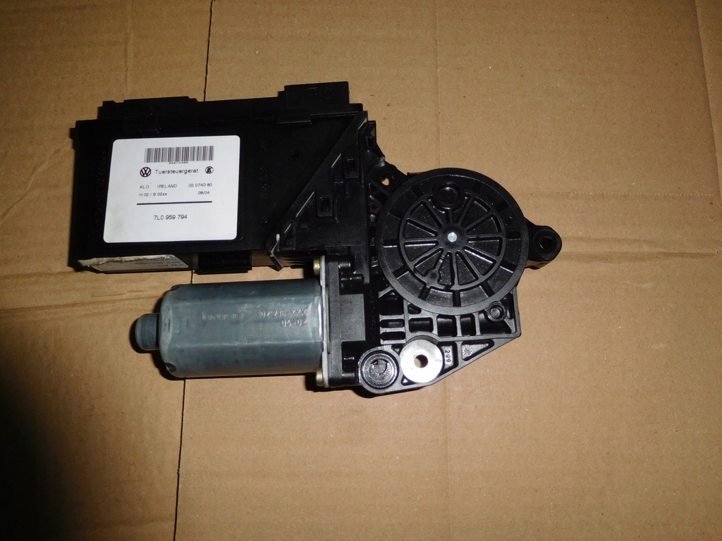 VW Touareg 2004, motor lunetă dreapta 7L0959794 Product image