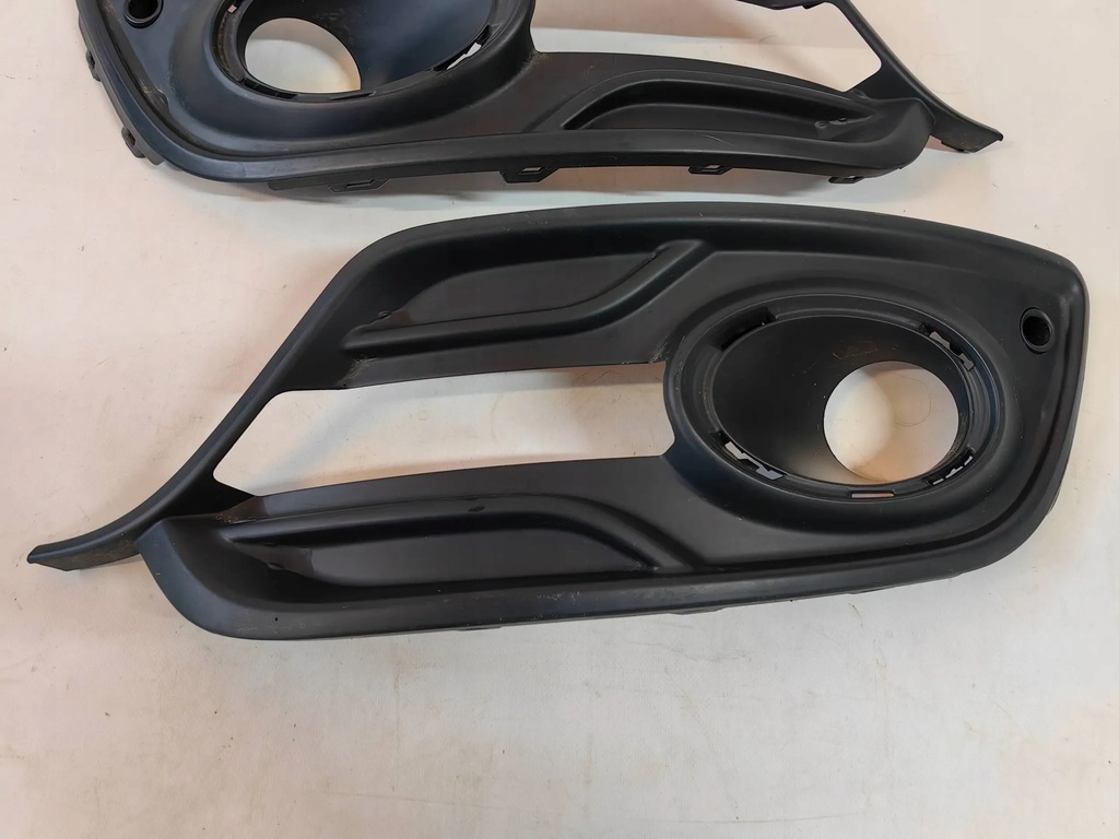 SET RENAULT MEGANE III LIFT - GRARA BARA DE BARA STANGA SI DREAPTA Product image