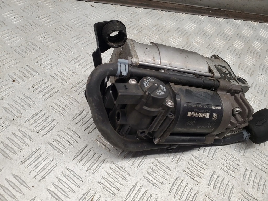 Mercedes-Benz CLS C218 X218 A2123200104 Kompresory Product image