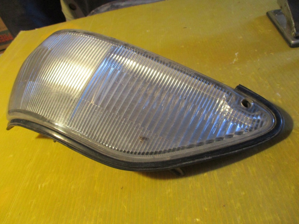 2015/8 LAMPĂ DE SEMNALIZARE, BLINKER FAȚĂ DREAPTA, TOYOTA CARINA E KOITO 20-198 Product image