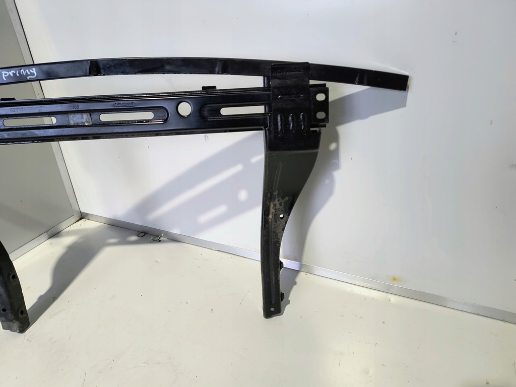 ARMATURA INFERIOR GRUNDA PENTRU RADIATORE DACIA SPRING 625304498R Product image
