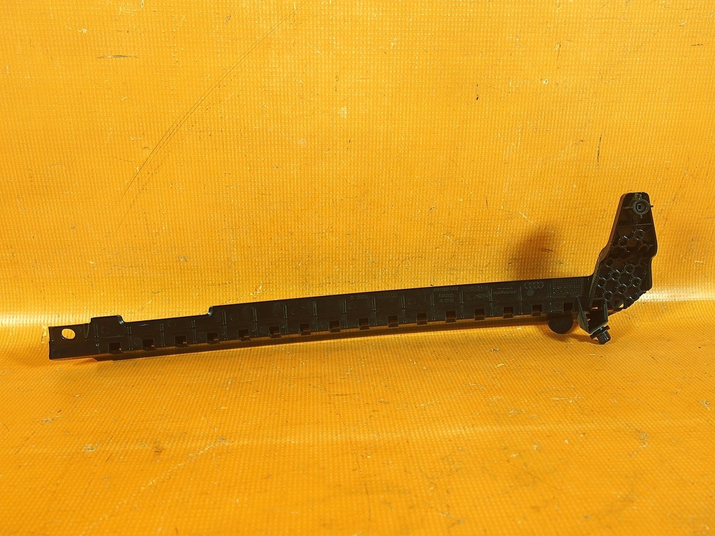 Audi Q3 83A 17KM Ghid geam usa spate stanga 83a839067 Product image