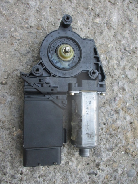 MODUL MOTOR GEAM STANGA FATA SKODA OCTAVIA I 101446203 Product image