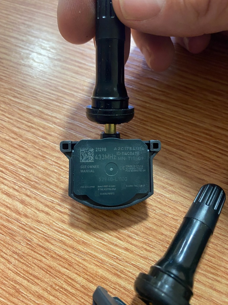 1x senzor TPMS KIA K5 SORENTO IV OPTIMA IONIC 5 HYUNDAI TUSCON 52940-L1100 Product image
