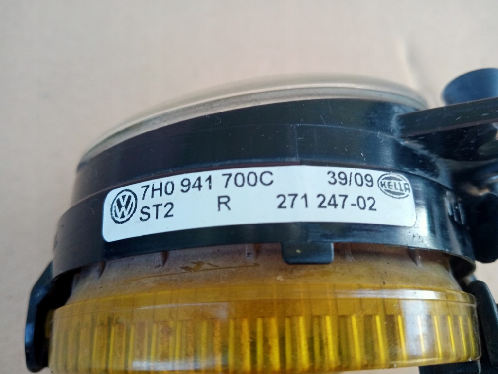 VW T5, SKODA FABIA II ROOMSTER HALOGEN DREAPTA 7H0941700C Product image