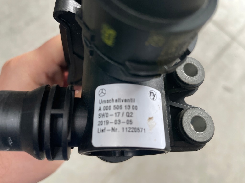 Mercedes E W213 2.0 Supapa de control A0005061300 Product image