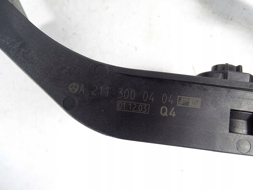 Mercedes W203 W209 W211 POTENTIOMETR PEDALA A2113000404 Product image