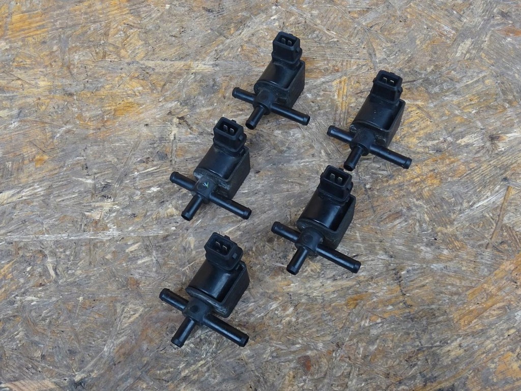 AUDI A3 S3 8L TT 8N GOLF IV BAM AMK VALVĂ DE VACUM N75 058906283F Product image